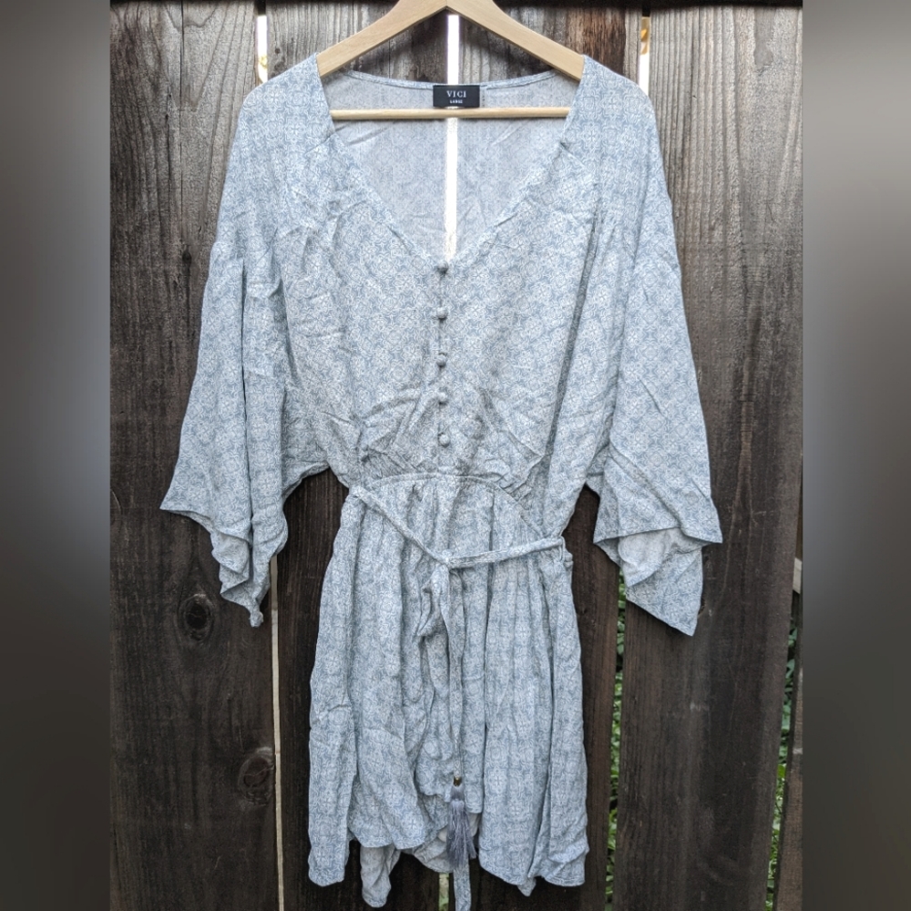 Vici Collection Blue & White Kimono Sleeve Romper - Size L